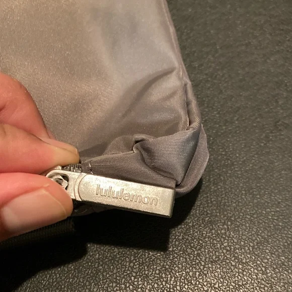 Lululemon Everywhere Belt Bag Fanny Pack Backpack Crossbody Bag Asphalt Grey 1L - Picture 4 of 11